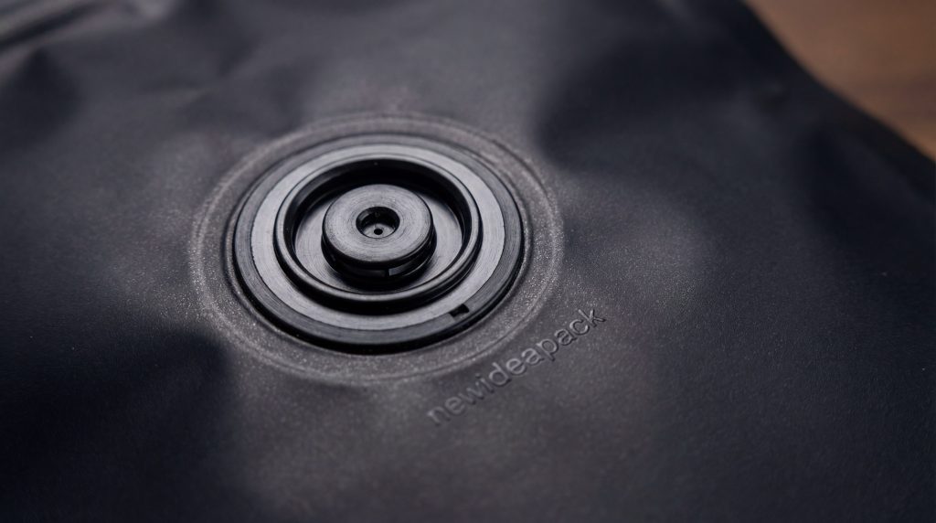 degassing_valve_coffee_pouch_closeup